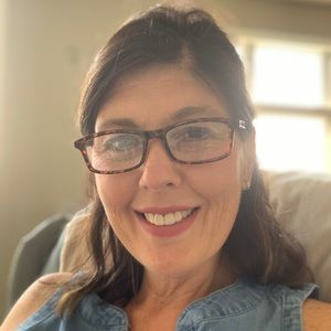 Meet your Posher, Monica